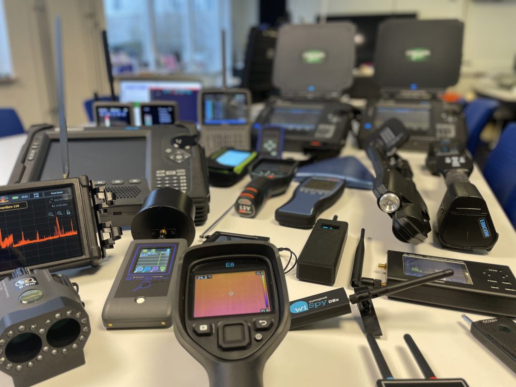 如何判断房间是否被安装了录音设备?—监听检测公司实用检测指南 如何判断房间是否被安装了录音设备?—监听检测公司实用检测指南